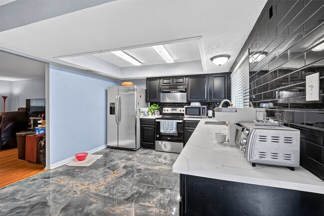 Building Photo - 15927 Eastcape Dr