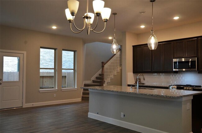 Building Photo - 23834 Pullin Market Dr