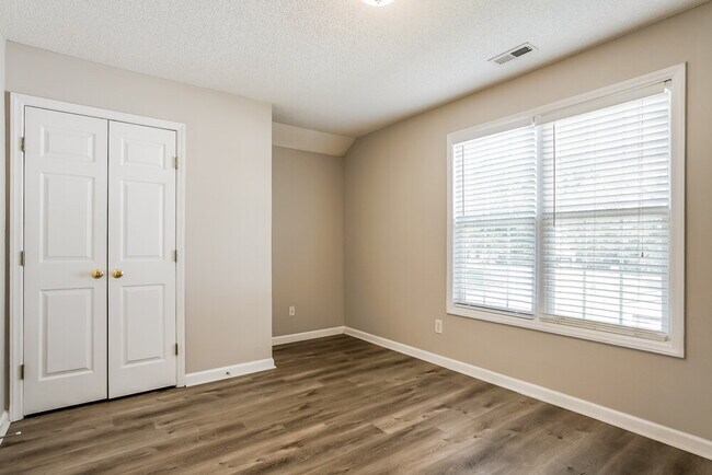 Building Photo - 108 Acropolis Pl