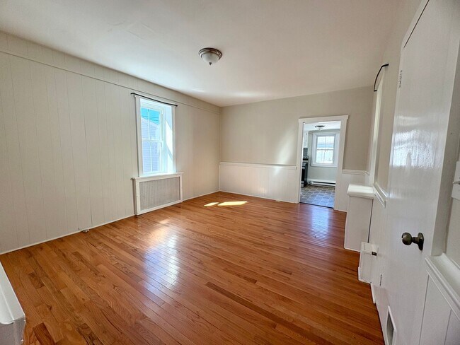 Building Photo - 3 Bedroom 1.5 Bathroom Available in Manheim!