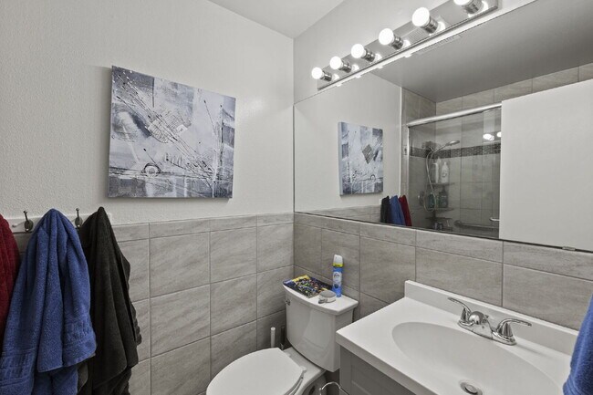 Building Photo - 2650 Willard Dr