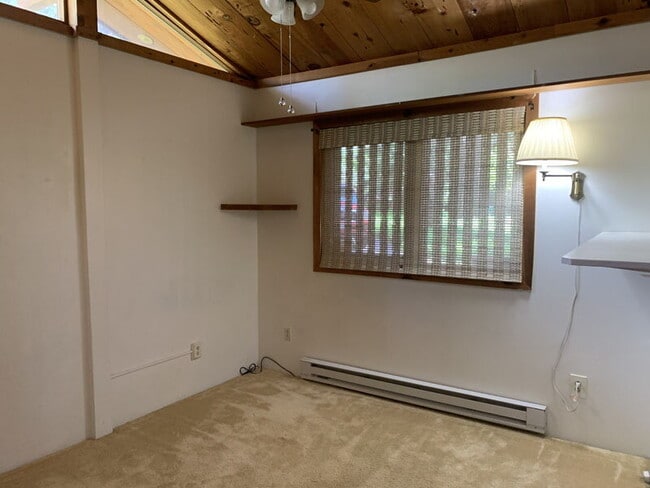 Building Photo - Adorable cabin in the woods!