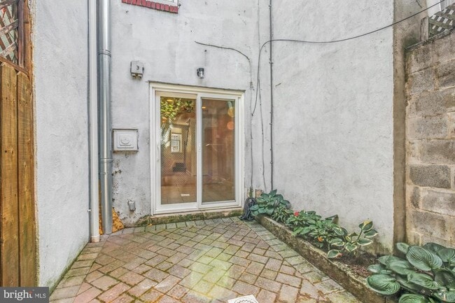 Building Photo - 560 N Judson St