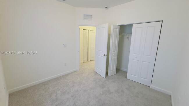 Building Photo - 2755 SE 25th Ave