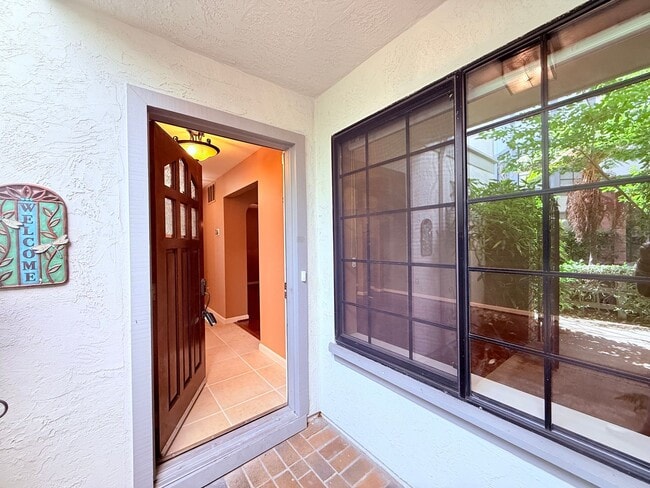 Building Photo - Charming and Move-in Ready, 3BD/2.5BA, Two-Story Townhome in Canyon Green at Canyon Lakes in San ...