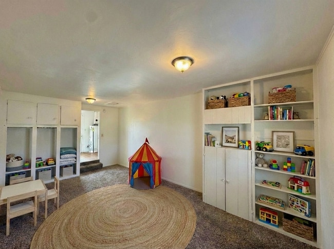 Building Photo - 3 Bedroom, 1 Bath Ranch Home in Northwest Loveland, CO - New Carpet, New Paint, Appliances, Windo...