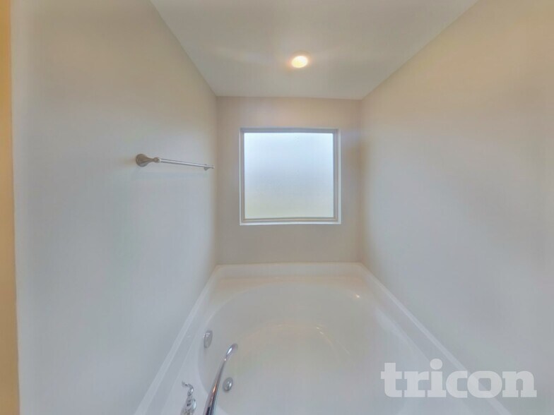 Building Photo - 1710 Alysheba Run