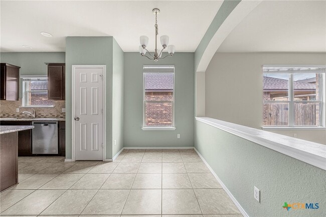 Building Photo - 1414 Fawn Lily Dr