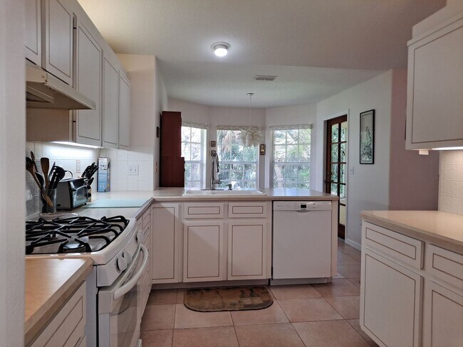 Building Photo - BEACHSIDE NSB FURNISHED RENTAL AVAILABLE MONTHLY!