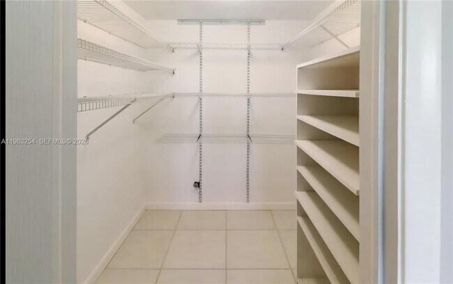 Building Photo - 1785 N Andrews Square