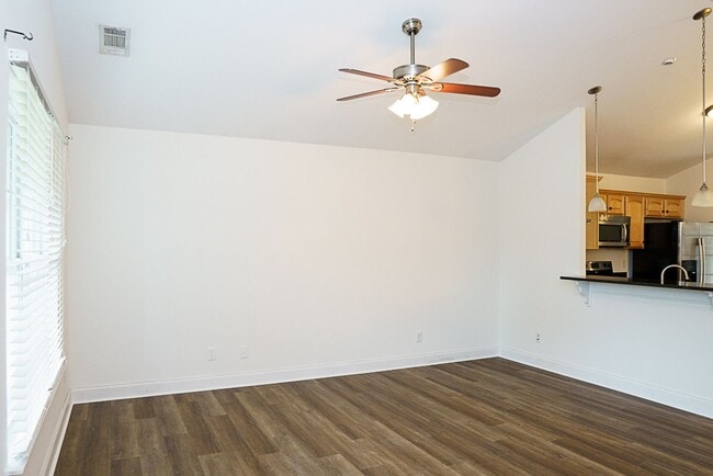 Building Photo - Three Bedroom House with Gated Backyard