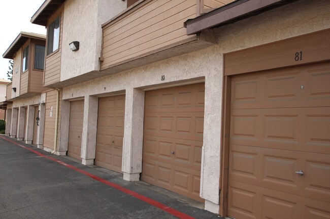 Building Photo - Coming Soon! 1/1 in Gated Community close ...