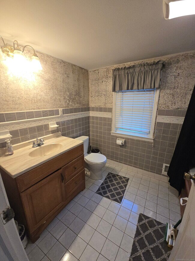 Building Photo - 47 Skitchewaug St