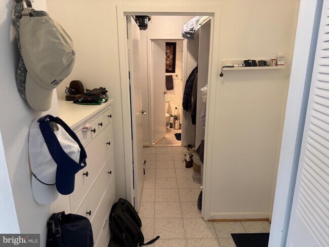 Building Photo - 950 25th St NW