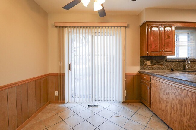 Building Photo - 3 Bed | 2 Bath | Tulsa