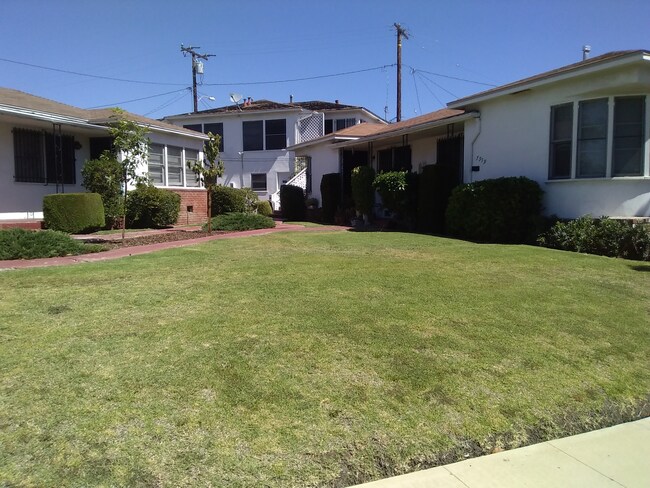 street view - 2303 W 80th St
