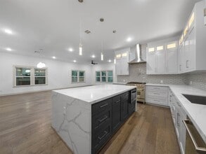 Building Photo - 1209 Tabor St