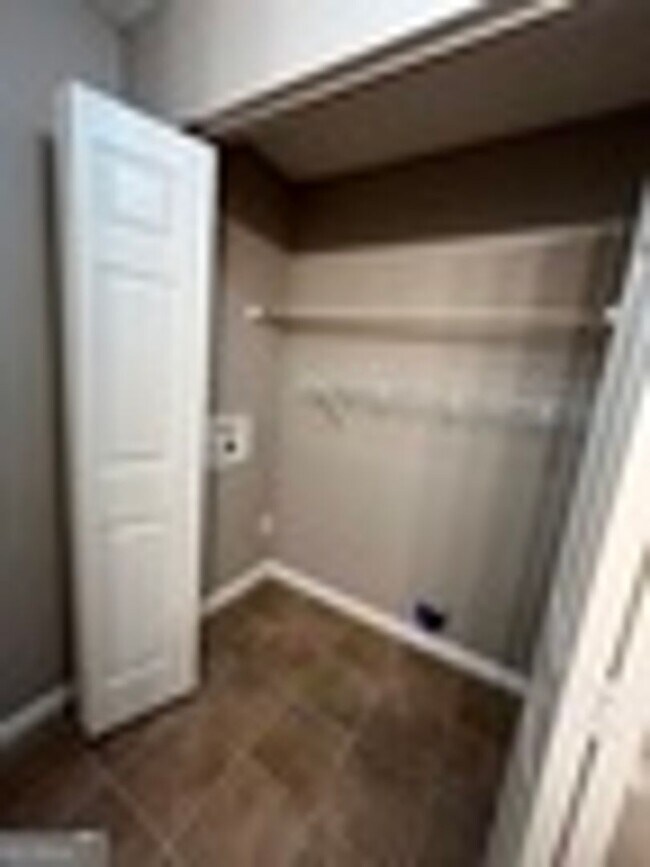 Building Photo - 409 Baltic Ct
