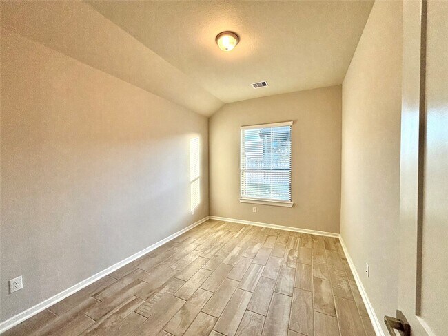 Building Photo - 5806 Pecos Ct