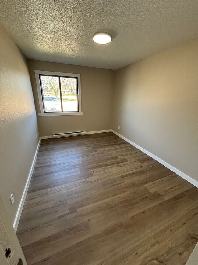 Building Photo - Fairview Apartments