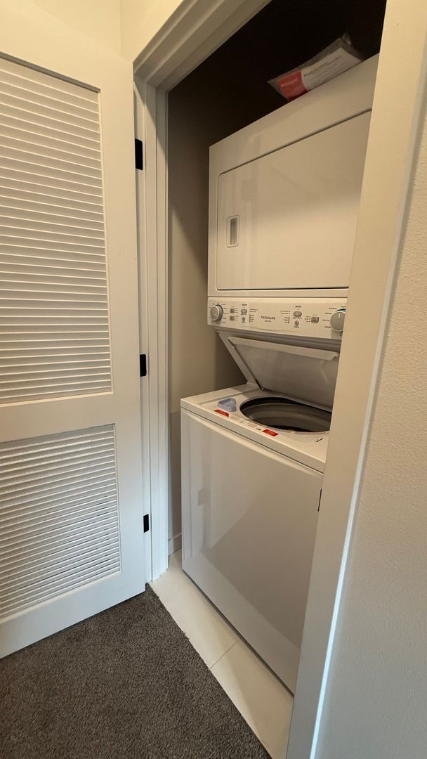 Building Photo - Modern 2-Bedroom Apartment in Gated N Port...