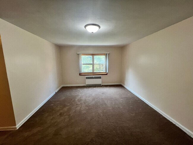 Building Photo - 63-11 110th St