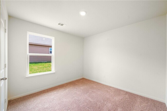 Building Photo - 18501 Quiet Range Dr
