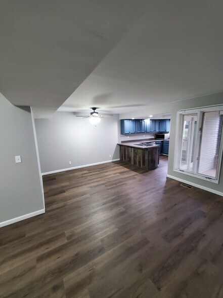 Building Photo - 12 Pebble Ct