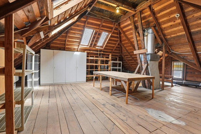 Building Photo - 482 South St