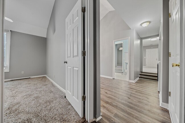 Building Photo - Recently Renovated 2 Bedroom Brick Home! - Coming Soon April 3rd!