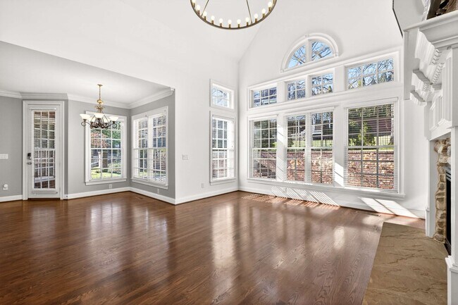 Building Photo - 6 Portrush Ct