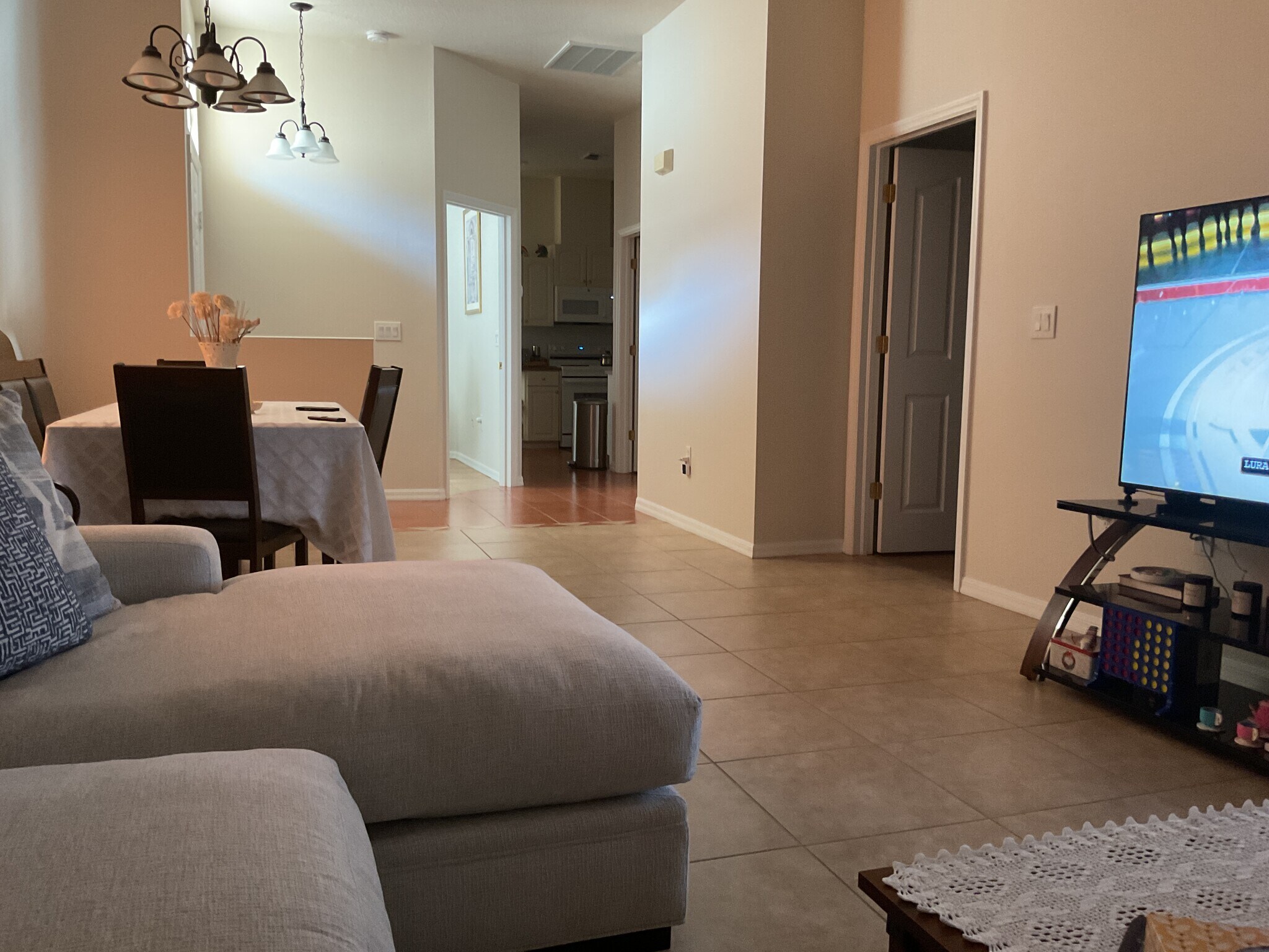 Living room - 2717 Tottenham Dr