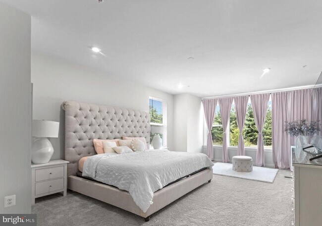 Building Photo - 43785 Transit Sq