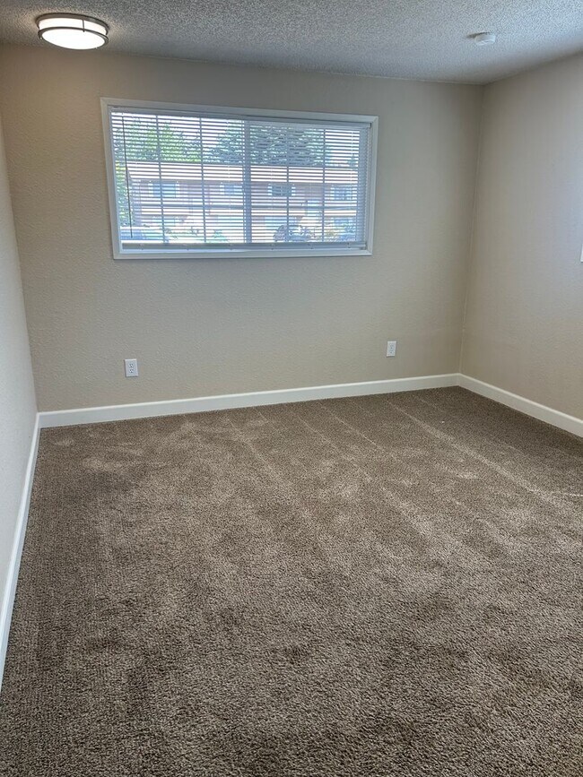 Building Photo - 412 Huber Ct