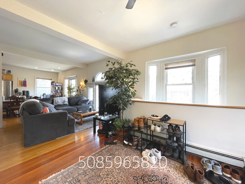 Primary Photo - 66 Englewood Ave
