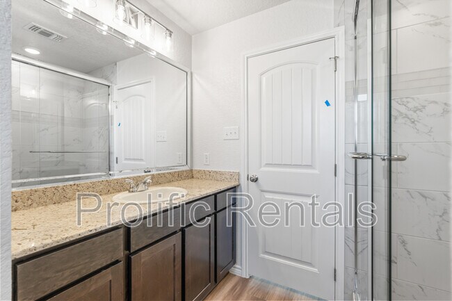 Building Photo - 106 Logan Ct