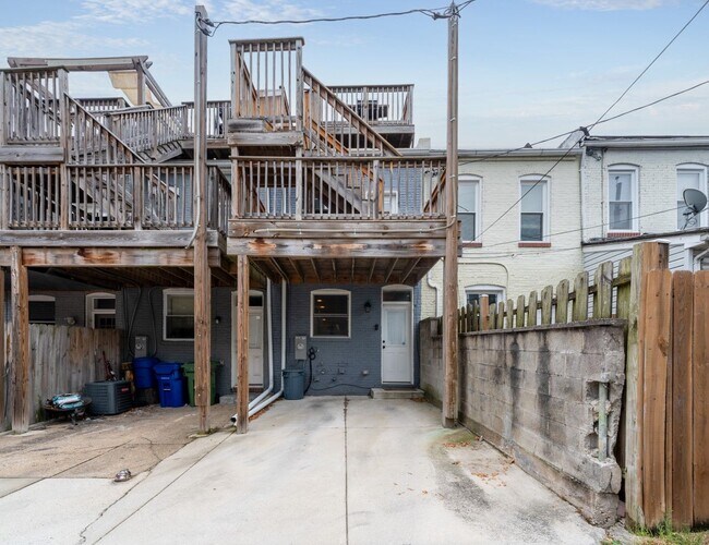 Building Photo - 216 S Robinson St