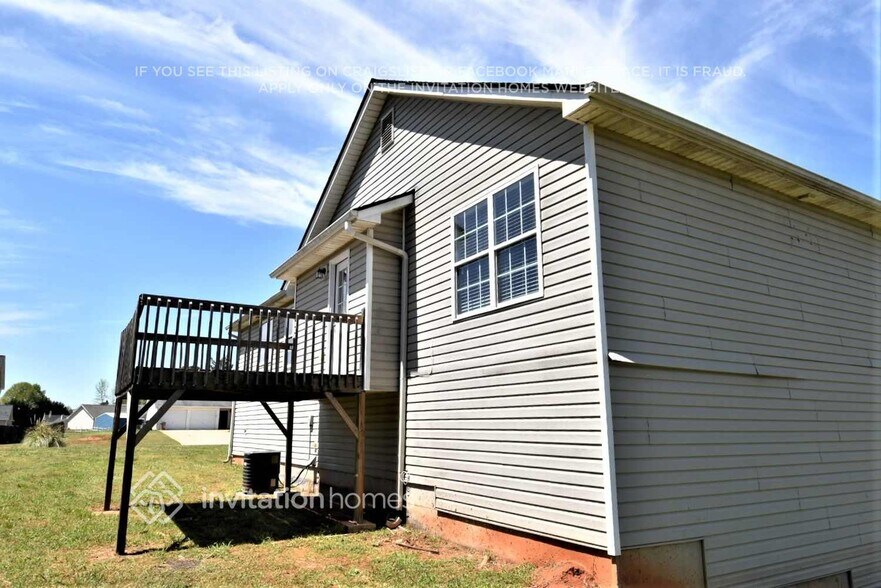 Building Photo - 31 Twin Oaks Dr