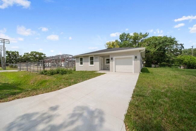 Building Photo - Brand New Home located in the heart of Tampa!