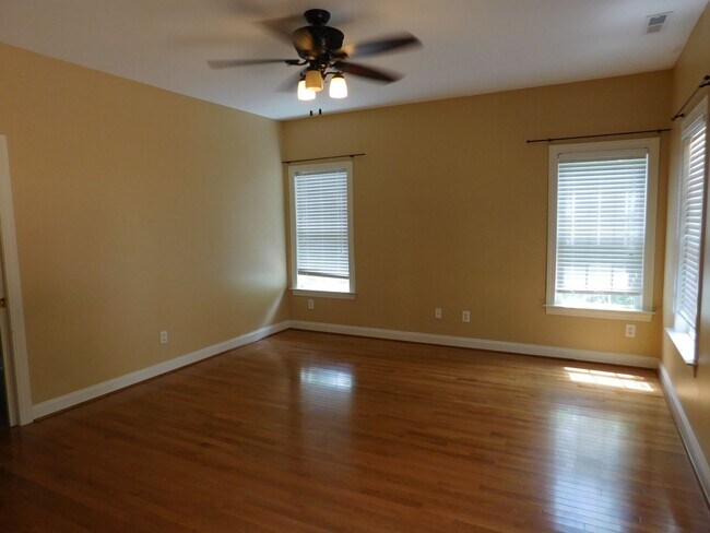 Building Photo - 300 Taliaferro Ln