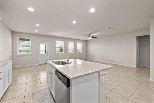 Building Photo - 1421 Itzel Bnd