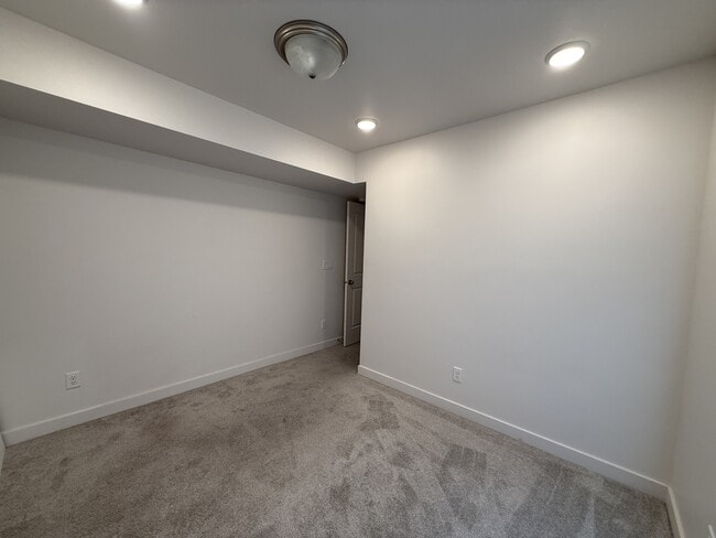 Building Photo - 63 E Hamblin Ln