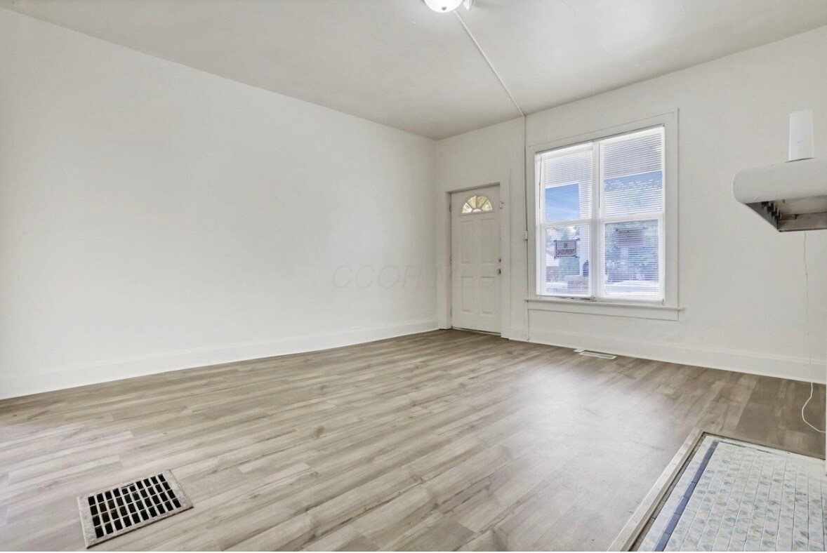 Building Photo - 52 N Yale Ave