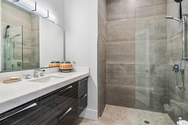 Building Photo - 11605 Privado Way