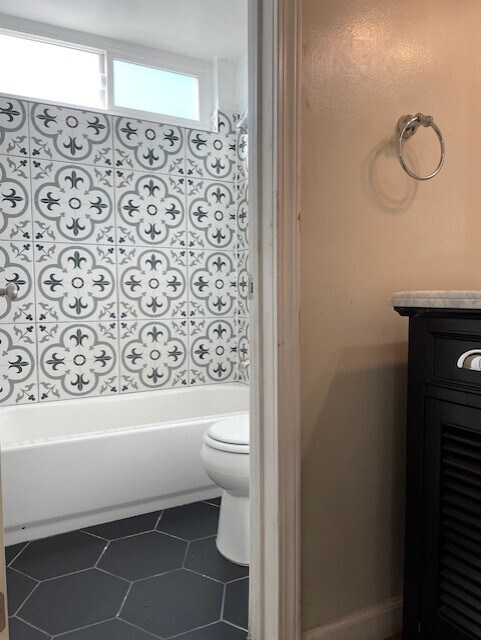 Building Photo - 2107 Earl Ave