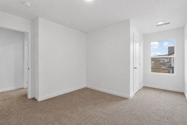 Building Photo - Long Valley Townhome - Amazing Amenities & Small Dogs Allowed