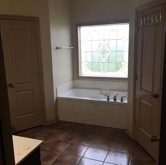 Building Photo - 1214 Eldora Rd