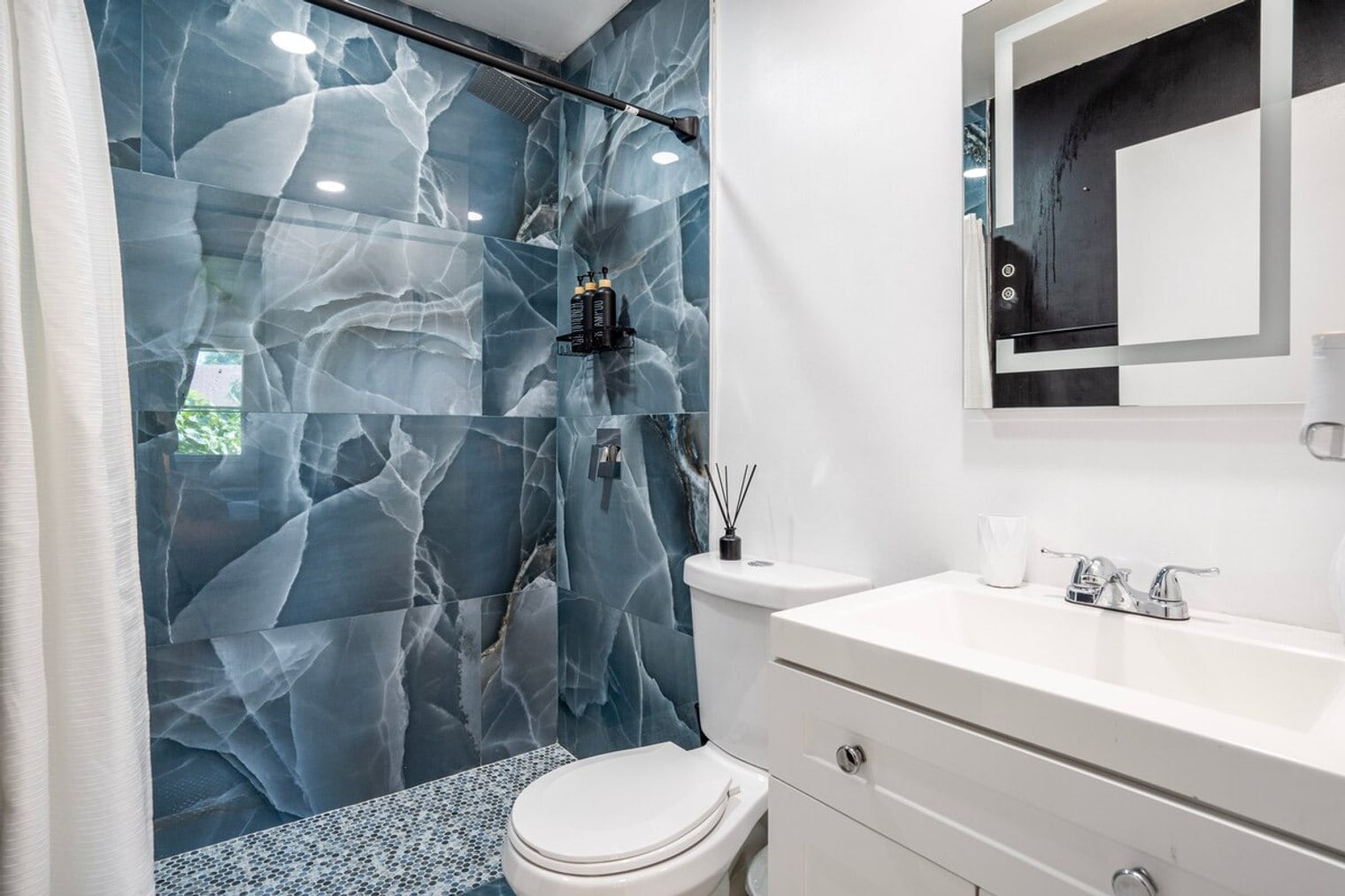 Building Photo - 422 NW 8th St