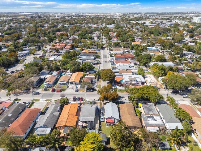 Building Photo - 3055 NW 23rd Ave