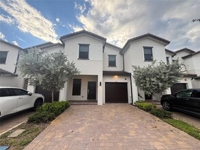 Building Photo - 218 SW 159th Ct